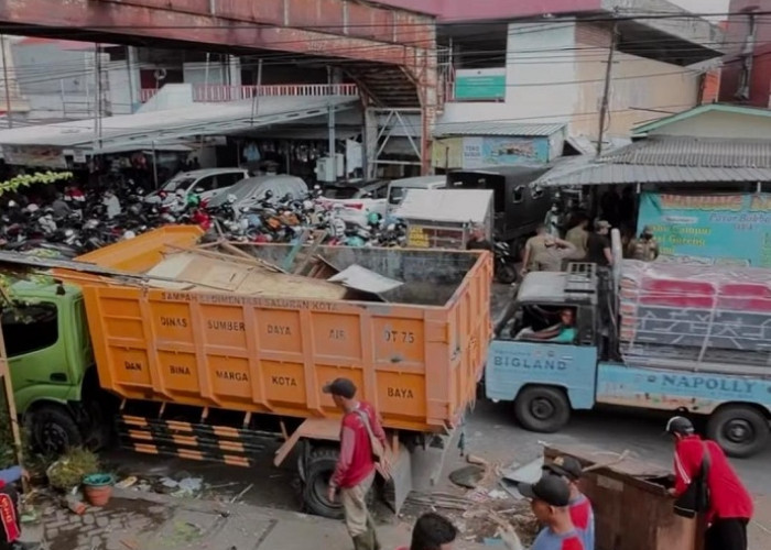 Kawasan Pasar Babaan Surabaya Ditata dan Dibersihkan, PKL Diarahkan Masuk Area Pasar