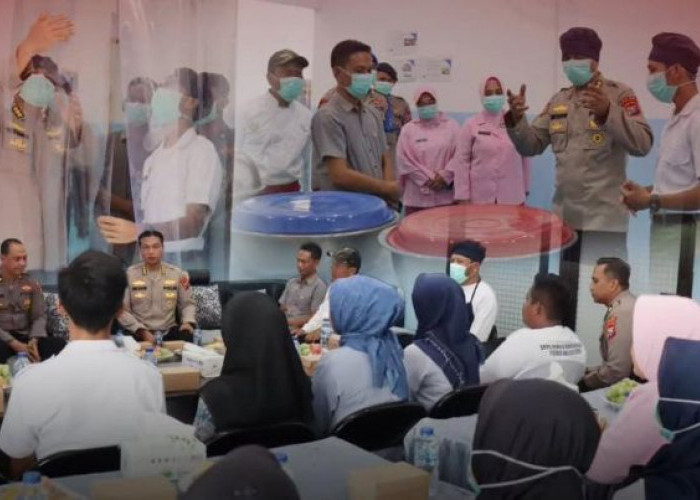 Itwasda Polda Jatim Tinjau Standar Pelayanan Gizi SPPG Dander Bojonegoro