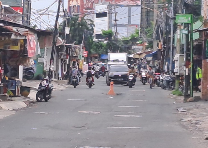 Perbaikan Lubang di Jalan KH Amir Menunggu DSDABM