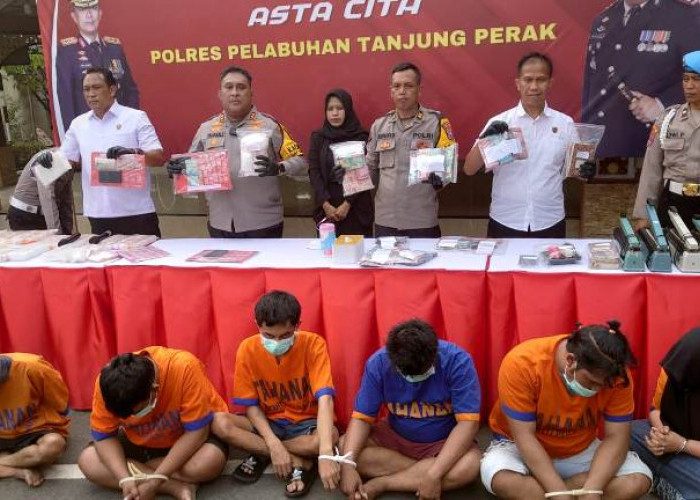 Bongkar Bunker Rahasia di Kampung Narkoba Kunti, Temukan Brankas Berisi 1 Kg Sabu dan Uang Rp 230 Juta