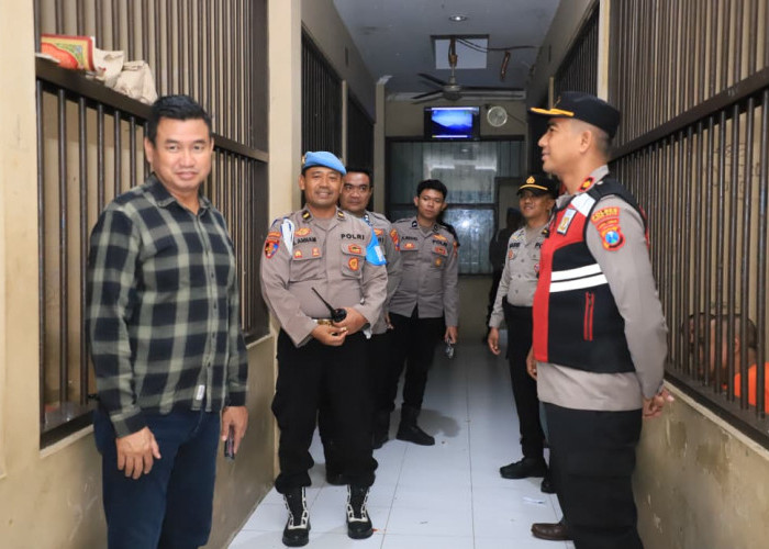 Pastikan Kamtibmas Aman, Wakapolres Kediri Kota Pimpin Apel dan Patroli Hingga Dini Hari