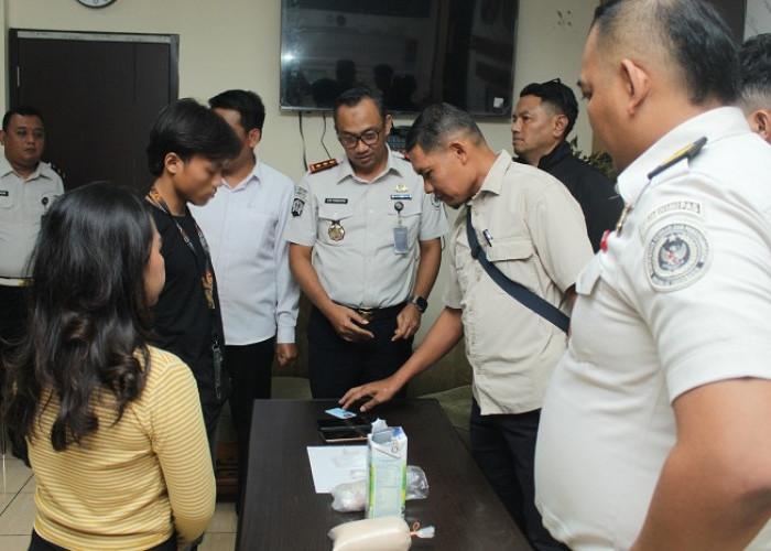 Selundupkan Sabu Dalam Susu Kemasan, Pembesuk Pacar di Rutan Medaeng Ditangkap