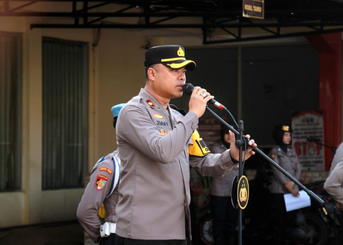 Semangat dan Motivasi Wakapolres Jember Saat Apel Pagi Usai Pemungutan Suara