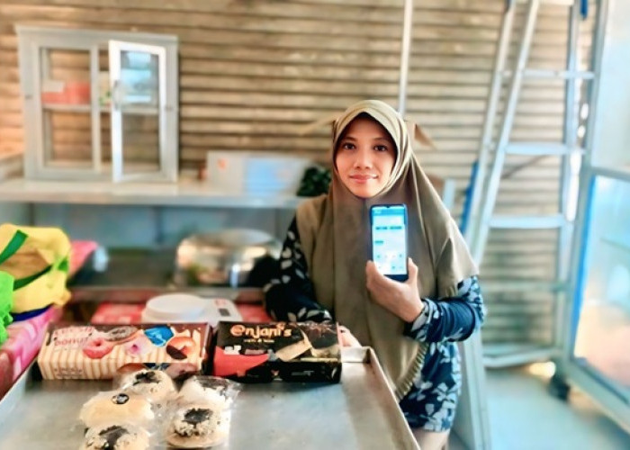 Bangkit Dari Keterbatasan, Usaha Kue Tantiningsih di Semarang Topang Ekonomi Keluarga