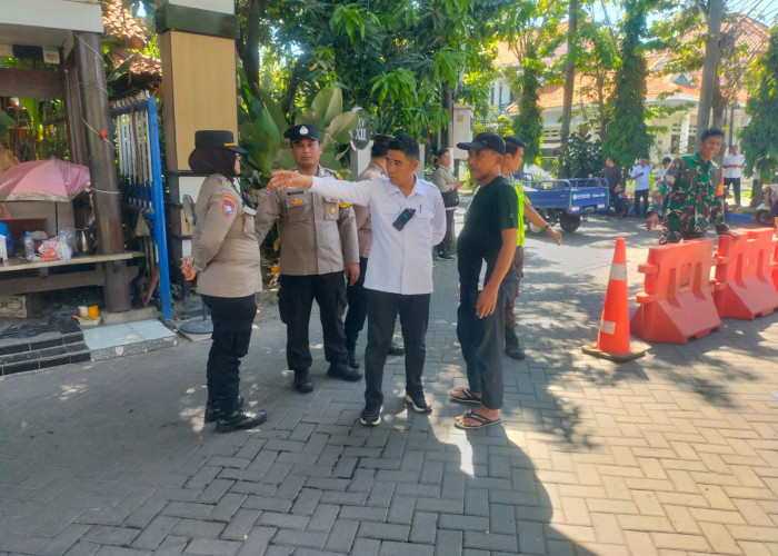 Polsek Rungkut Bersama Tiga Pilar Survey Jalan Alternatif demi Kelancaran Lalu Lintas