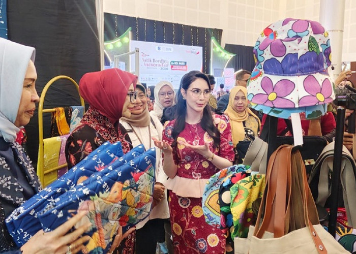 Batik Bordir & Aksesoris Fair 2026  Dibuka, Arumi Bachsin Dorong Wastra Tembus Pasar Global