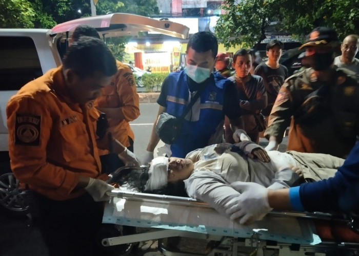 Begal Tebar Teror di Surabaya, Wanita Muda Jadi Korban. HP Dicuri Orang Pura-Pura Menolongnya