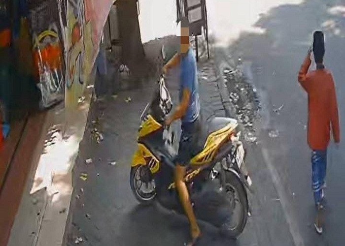 Terekam CCTV, Aksi Pencurian di Toko Kebomas Gresik Resahkan Warga