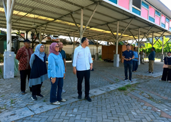 Dengar Keluhan PKL, Wali Kota Eri Hentikan Tarikan Sewa Stan SWK  Kalijudan dan Pastikan Gratis