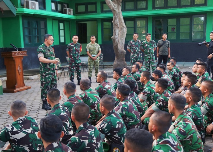 Danrem 083/Baladhika Jaya Tekankan Disiplin Personel Yonif 527/BY di Lumajang
