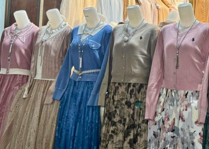 Rompi Lepas Jadi Tren Gamis Lebaran 2026, Pasar Kapasan Mulai Diserbu Pembeli