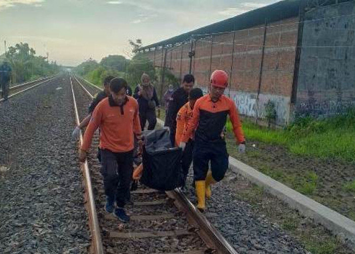 Pria Tewas Tertabrak Kereta Api Sancaka Utara di Surabaya