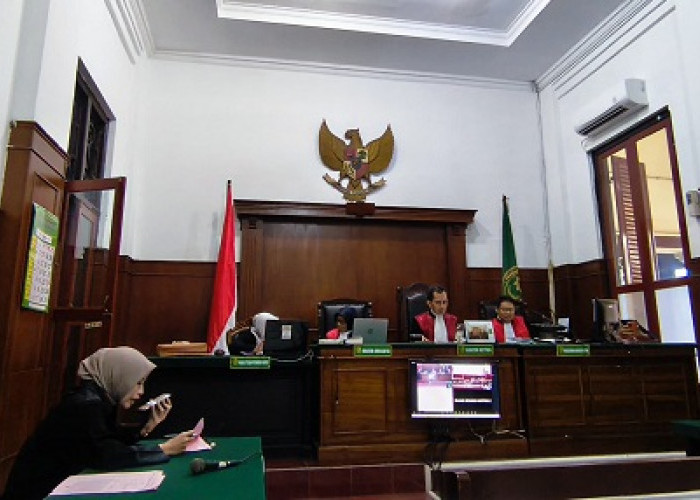 Demi Kejar uang Cepat, Ngeslot Online Lewat HP