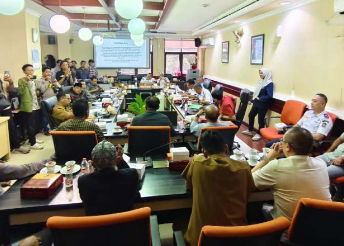 DPRD Surabaya Desak Perlindungan Hukum Jukir dan Percepatan Digitalisasi Parkir