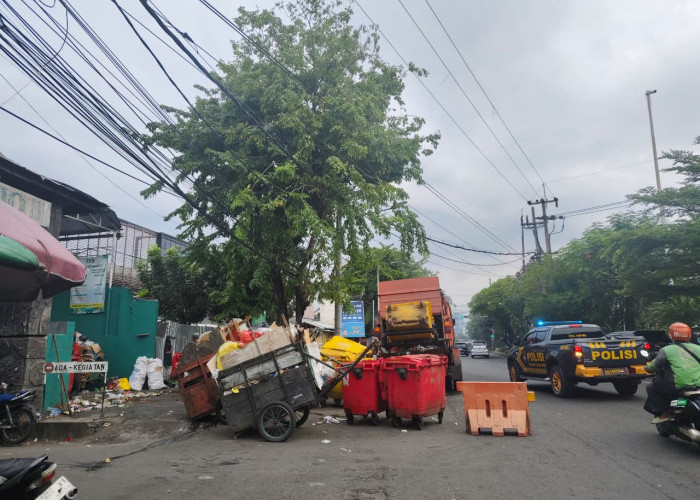 Target Penyelesaian Berubah, DPRD Surabaya Panggil DLH Soal Pengadaan Truk Compactor