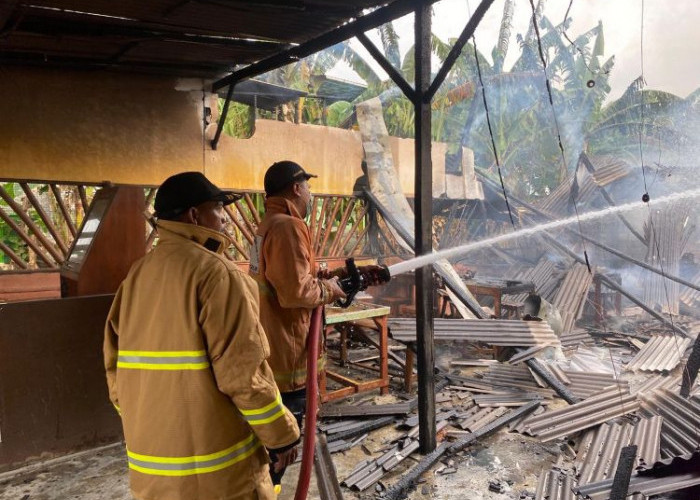 Lupa Matikan Kompor, Warung Kopi di Dukun Gresik Ludes Terbakar