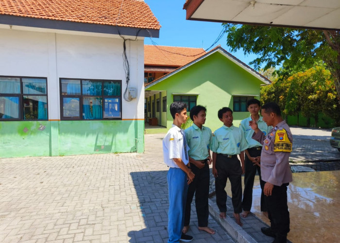 Bhabinkamtibmas Polsek Kenjeran Sambangi SMAN 19, Ajak Siswa Jauhi Perilaku Negatif