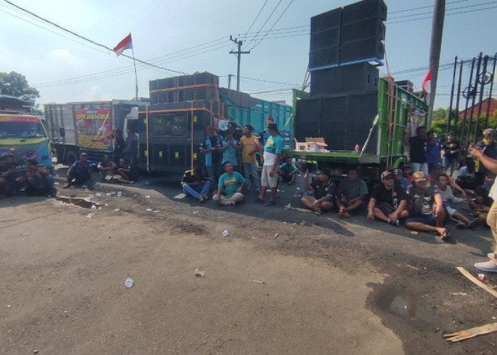 Ratusan Sopir Truk Geruduk Dishub Jombang, Tuntut Penanganan Pungli dan Bajing Loncat
