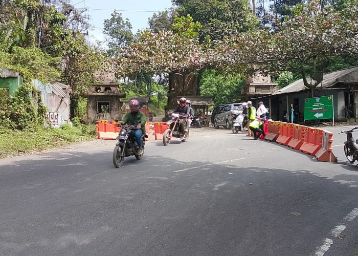 Jalur Alternatif Gumitir Minim Penerangan, Pengendara Diimbau Hindari Malam Hari