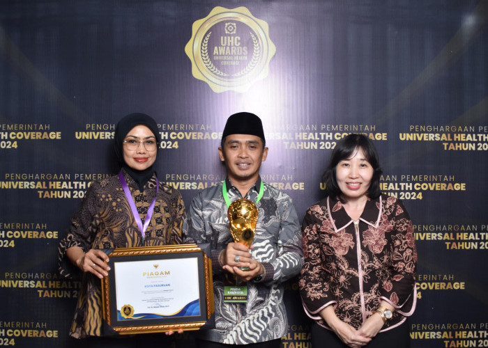 Kota Pasuruan Terima UHC Awards 2024 dari Ma'ruf Amin