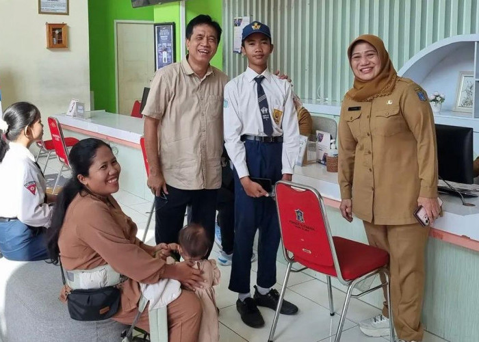 Birokrasi SPMB SMA/SMK Dinilai Bebani Warga Miskin, Data Pemkot dan Pemprov Jatim Belum Sinkron