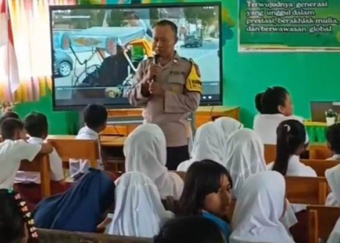 Unit Binmas Polsek Nganjuk Kota Beri Penyuluhan Wawasan Kebangsaan dan Bahaya Cyber Bullying