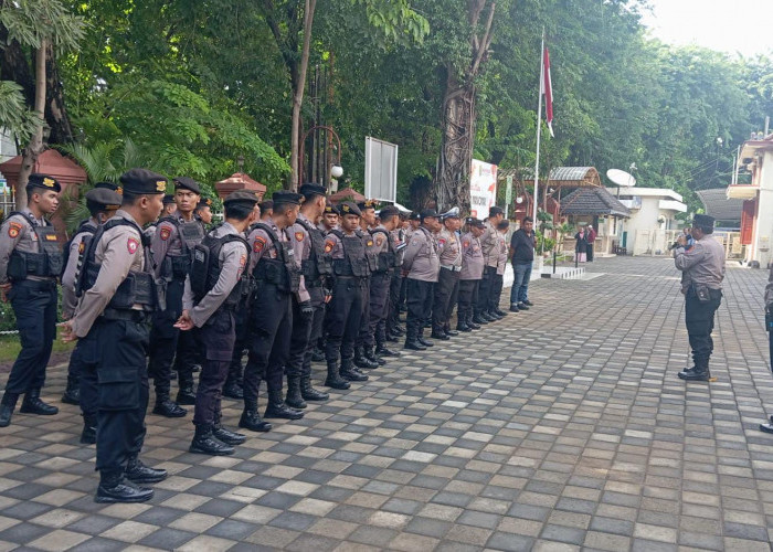 Polsek Sawahan Kawal Sidang Perdata di Pengadilan Negeri Surabaya