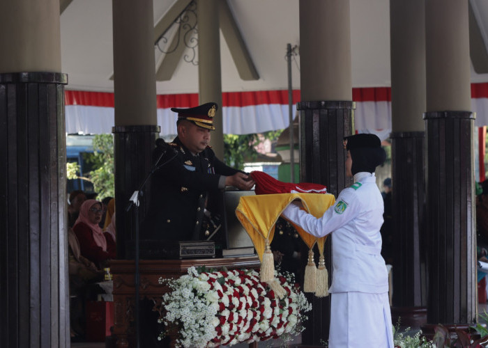 Kapolres Pasuruan Pimpin Upacara Penurunan Bendera Bersama Forkopimda