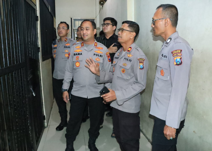 Kapolres Gresik Cek Mako dan Rutan, Sapa Warga Binaan