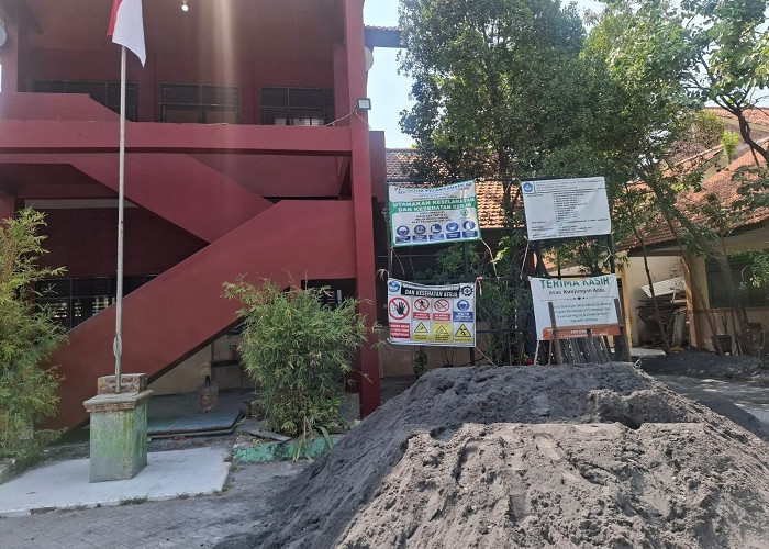 Dugaan Potongan Anggaran Revitalisasi SDN Dinoyo Lamongan Diselidiki Dinas Pendidikan