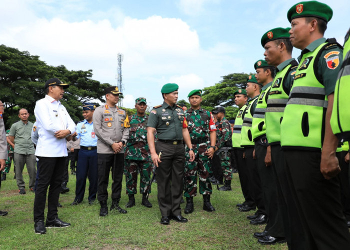 Dampingi Danrem 083/ BDJ, Pj Wali Kota Malang Tinjau Kesiapan Pasukan Pengamanan Kunjungan Presiden 