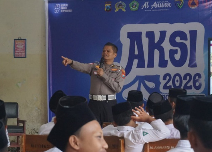 Satlantas Polres Malang Sosialisasikan Hukum dan Tertib Berlalu Lintas di MPLS