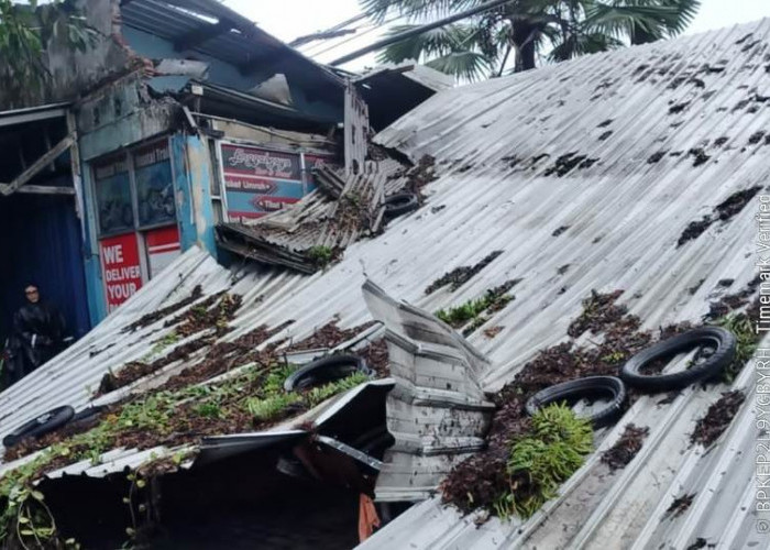 Singosari Malang Diterjang Puting Beliung, Empat Rumah Rusak dan Satu Bengkel Ambruk