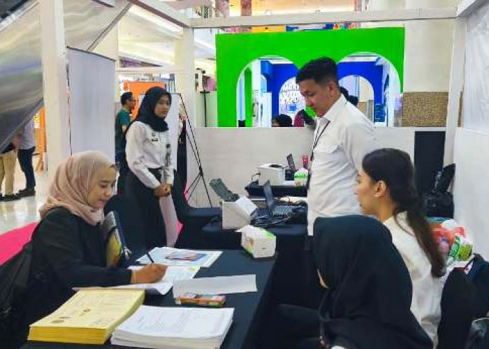Hari Kedua Umrah Ramadan Expo, Imigrasi Kelas 1 TPI Surabaya Terima Puluhan Permohonan Paspor