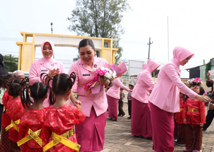 Wakil Ketua PYKB Cabang Bojonegoro Laksanakan Kunjungan di TK Kemala Bhayangkari 66 Padangan