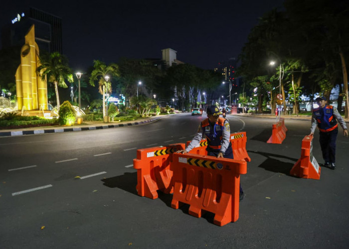 Perubahan Arus Lalu Lintas Malah Bikin Macet, Jalur Embong Sawo–Embong Gayam Dikembalikan Seperti Semula