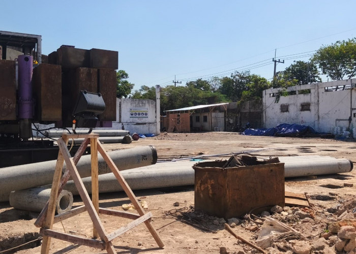 Tak Ada Titik Temu Kompensasi, Proyek Gedung 5 Lantai Jalan Dupak 73 Dipaksa Berhenti