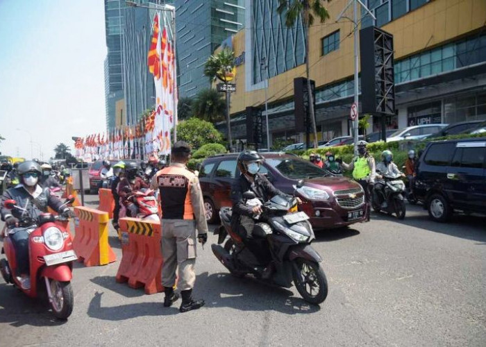 Malam Tahun Baru 2026, Satlantas Polrestabes Surabaya Lakukan Penyekatan di 12 Titik