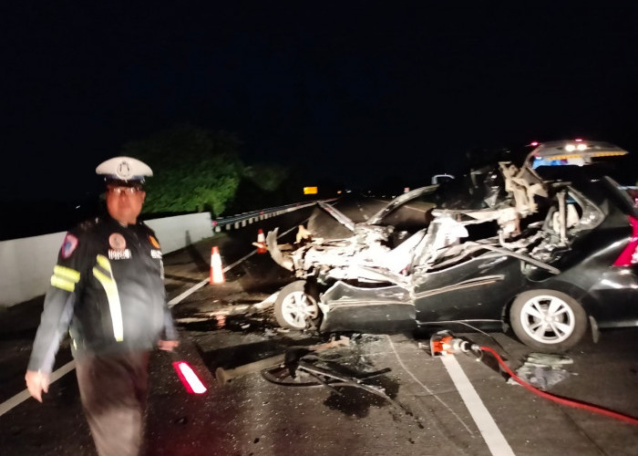 Kecelakaan Avanza Vs Truk di Tol Jombang-Mojokerto, Dua Pegawai Dinsos Jatim Tewas