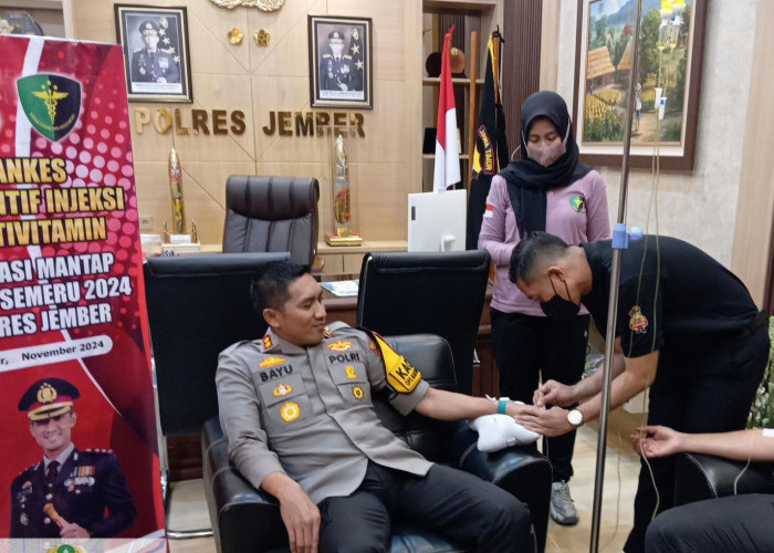 Jaga Kesehatan, Sebanyak 780 Personel Polres Jember Diberikan Suntikan Vitamin Immune Booster