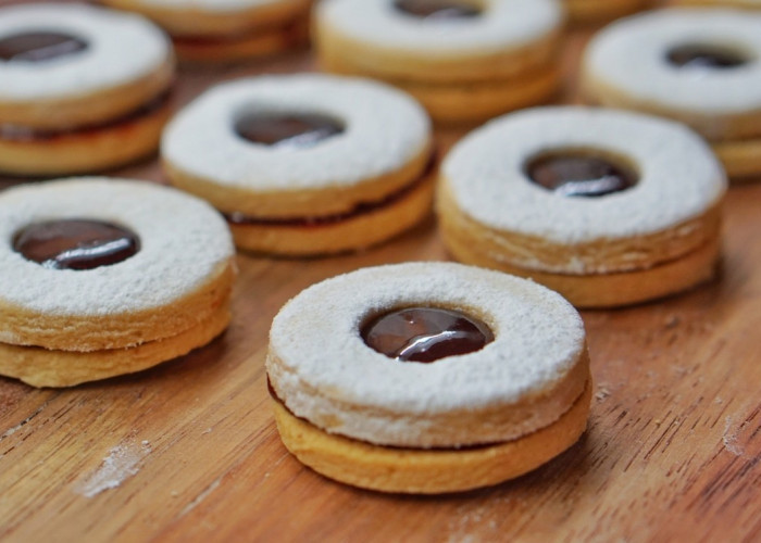 Resep Linzer Cookies : Camilan Manis dan Cantik untuk Natal