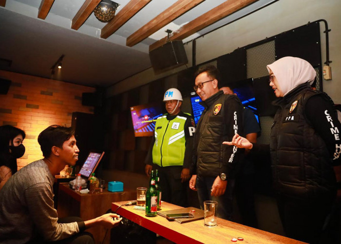 ?Ciptakan Kamtibmas Nataru, Pengunjung dan Karyawan Tempat Hiburan Malam di Jember Dites Urine