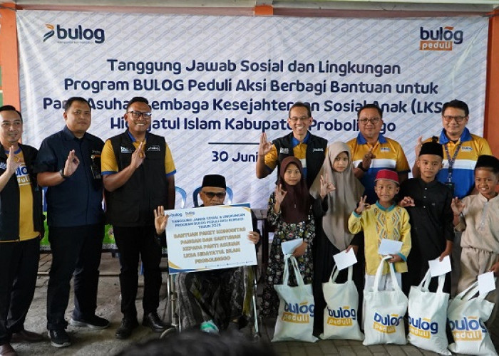 Bulog Salurkan Bantuan Pangan untuk 131 Anak Yatim dan Lansia di Probolinggo