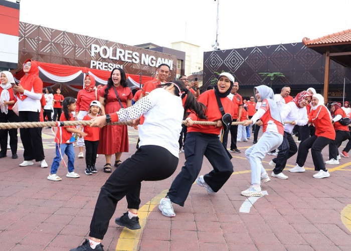 Keluarga Besar Polres Ngawi Meriahkan HUT Ke-81 RI dengan Beragam Lomba
