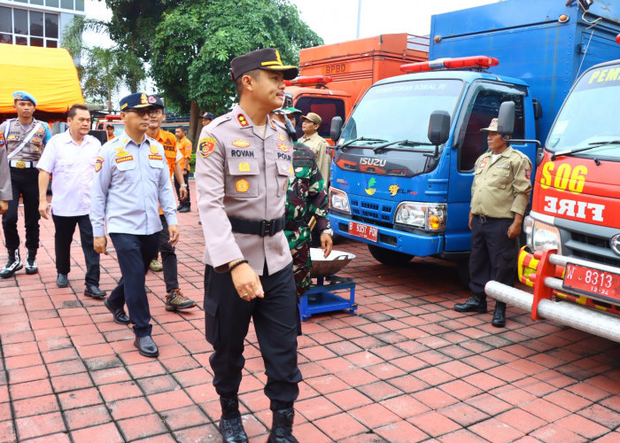 TNI-Polri dan BPBD Apel Gelar Pasukan Hadapi Ancaman Bencana Hidrometeorologi di Gresik