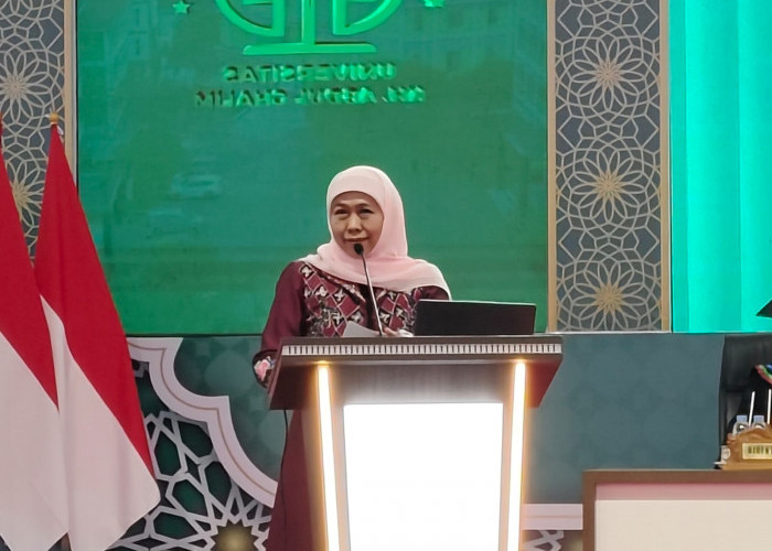 Hadapi Disrupsi AI, Gubernur Khofifah Dorong Lulusan Universitas KH Abdul Chalim Jadi Pemimpin Inovatif