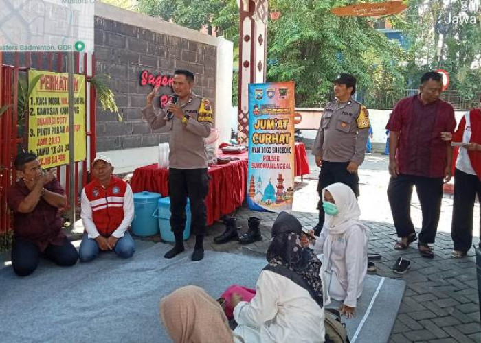 Kapolsek Sukomanunggal Gelar Jumat Curhat di Jalan Donowati IV Surabaya
