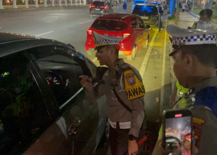 Polisi Surabaya Jaring Pengguna jalan Mabuk Diduga Usai Pesta Halloween