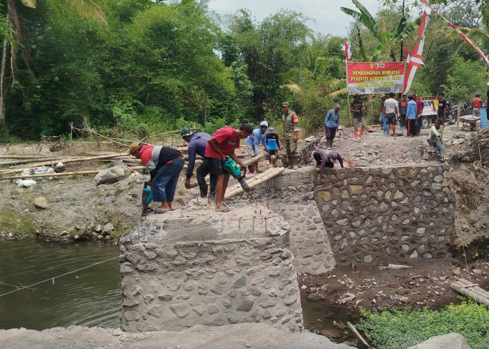 Lepas dari Rasa Was-Was, Gotong-Royong TNI dan Warga Pakusari Wujudkan Mimpi Lewat Jembatan Perintis Garuda