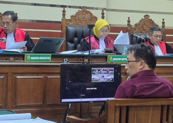 Sidang ke-3 Kasus Maidi Madiun Cs (4): Ketua REI Sebut Hery Tawang 'Sekda Bayangan', Ungkap Cerita Umrah